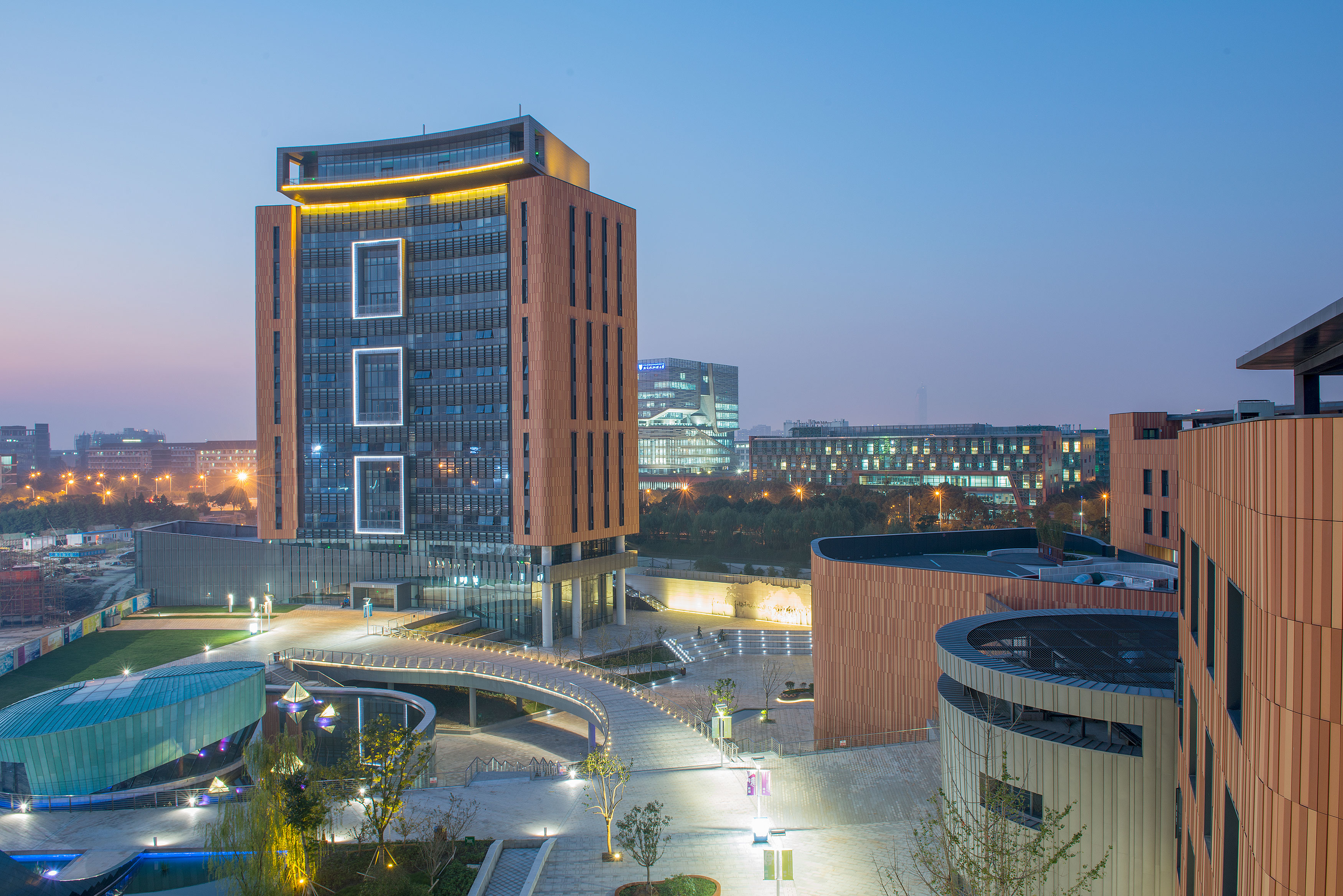 Achievements recognised at the 28th meeting of XJTLU Board of Directors
