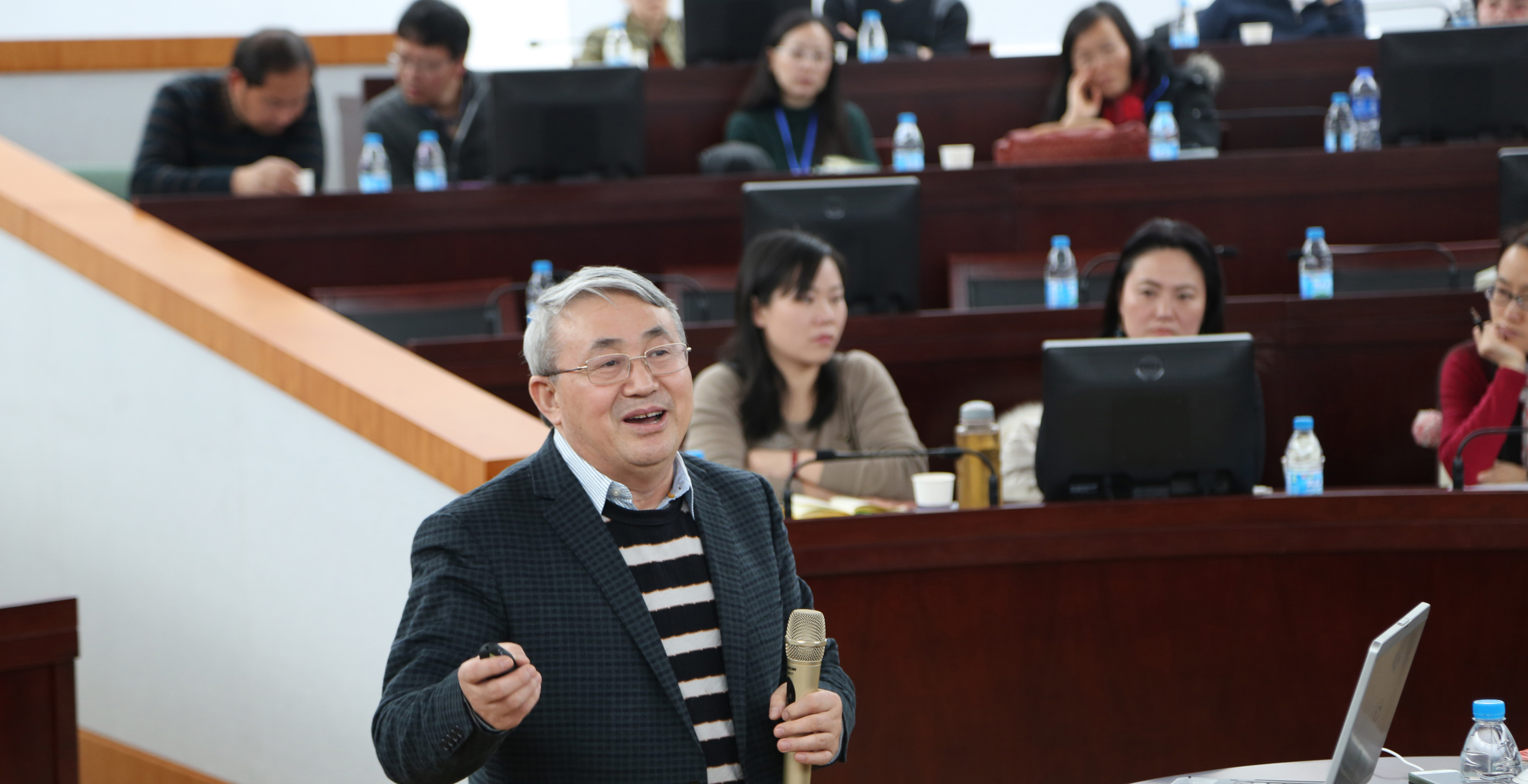 Teaching with English as the Medium of Instruction Course